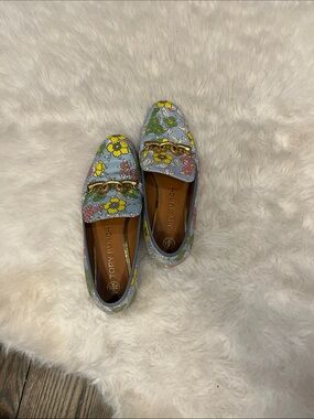 Jessa Floral Loafers Size 7
